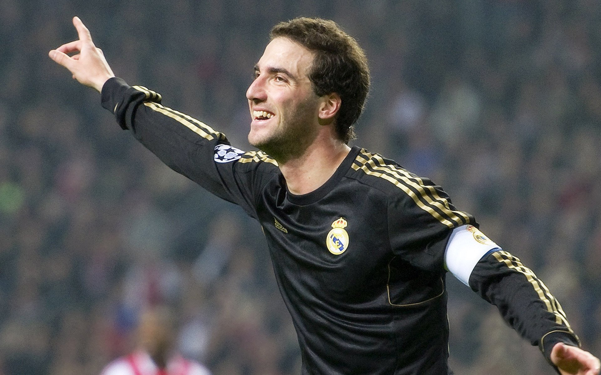 爱游戏app-登贝莱被评为法甲赛季最佳球员，登贝莱还在巴萨吗