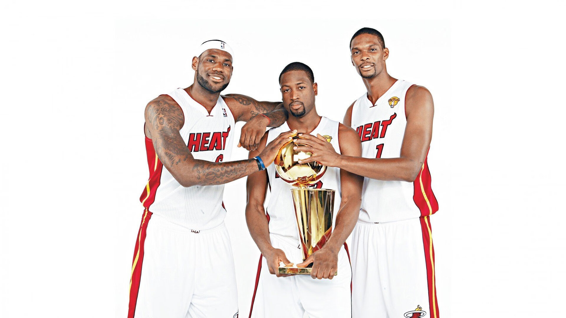 爱游戏官网-明星球员的跨界合作：时尚、公益双赢，明星和球星一起打球的节目